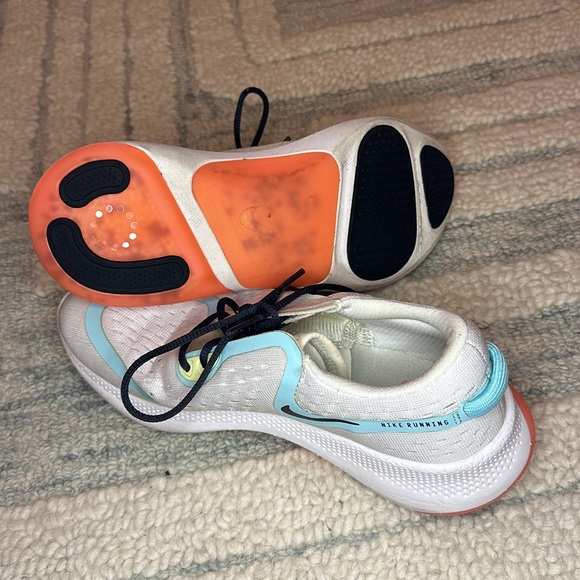 Women’s Nike Joyride Sneakers - Picture 6 of 6